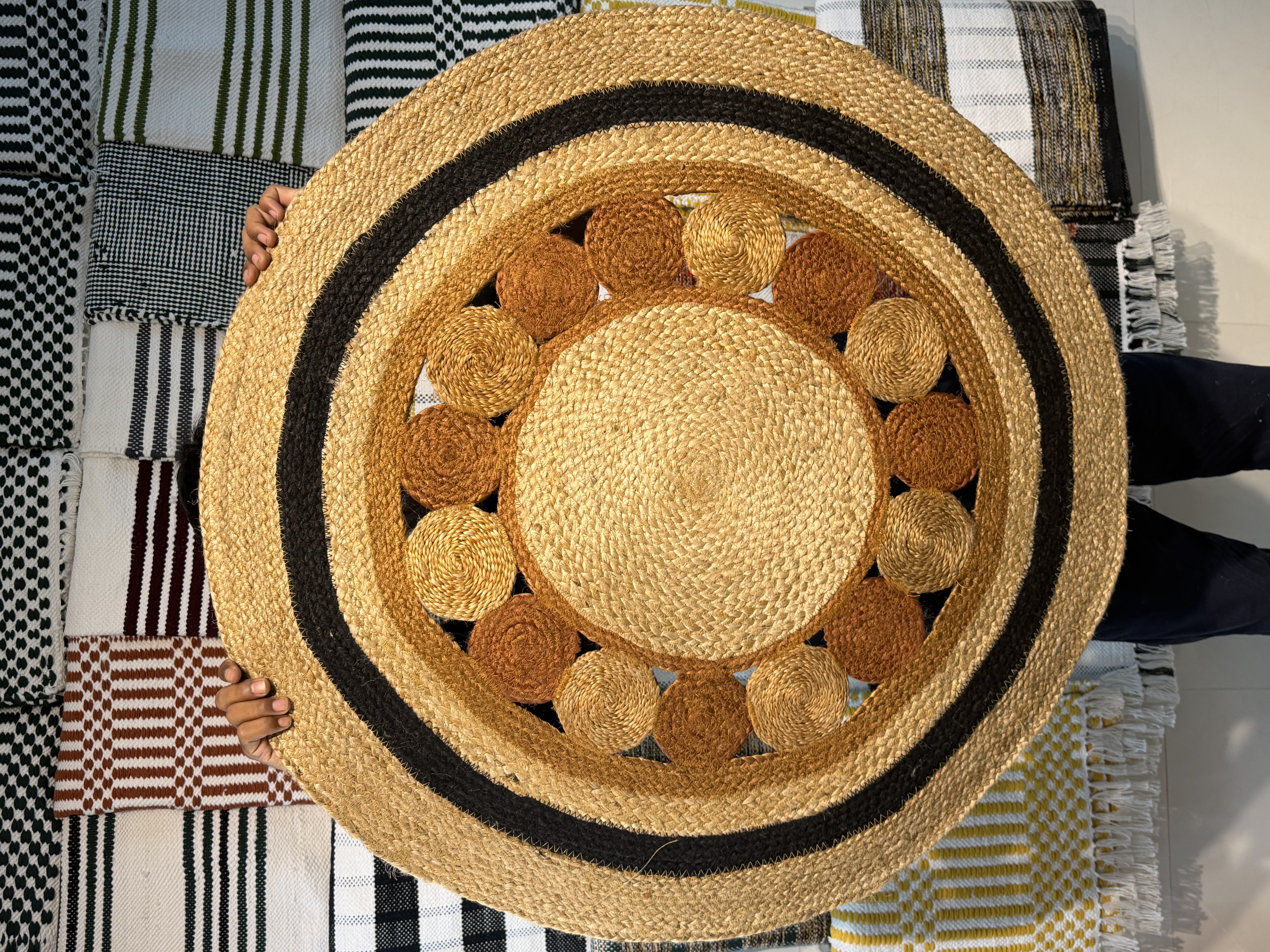 Round - circle within circle